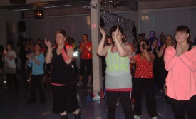 Troðfullur salur í upphitun hjá Evu