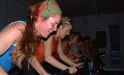 Hlaupið í kringum jólatréð!