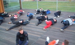 Vo2max´hópurinn teygir eftir góða útiæfingu