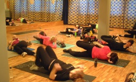 Börnin eru með í tímanum.