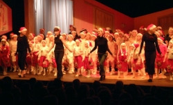 Myndir frá danssýningu Point eru undir liðnum myndir, Point