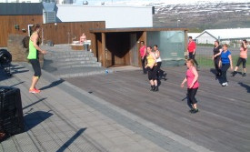 Arna Benný og stelpurnar á pallinum